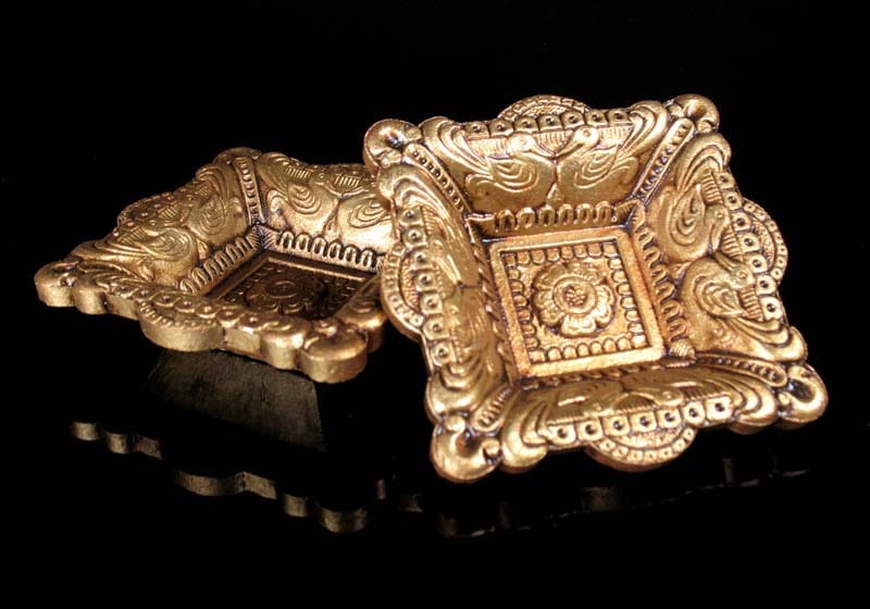 gold diya